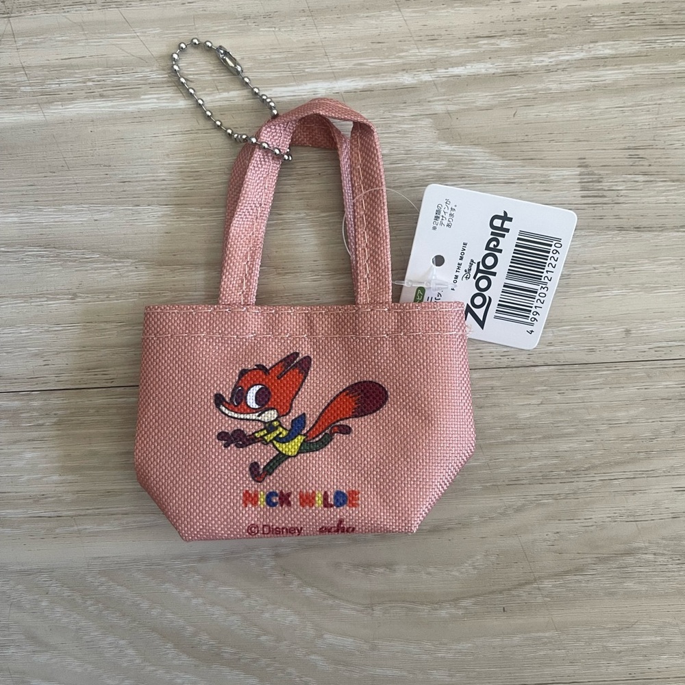 Disney Japan Zootopia Nick Wilde Mini shopping bag keychain new with tags